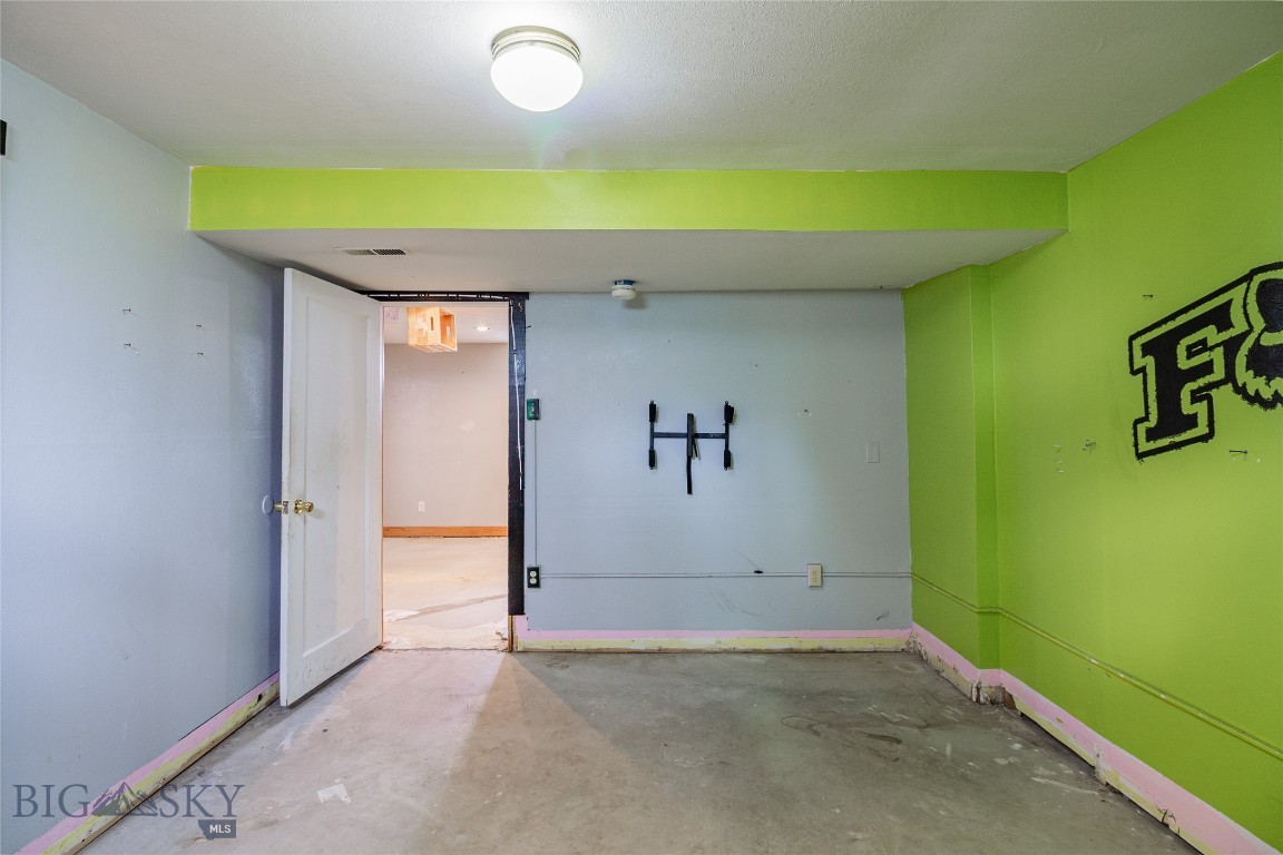 Butte, Montana 59701, United States, 4 Bedrooms Bedrooms, ,2 BathroomsBathrooms,Residential,Contingent,106624