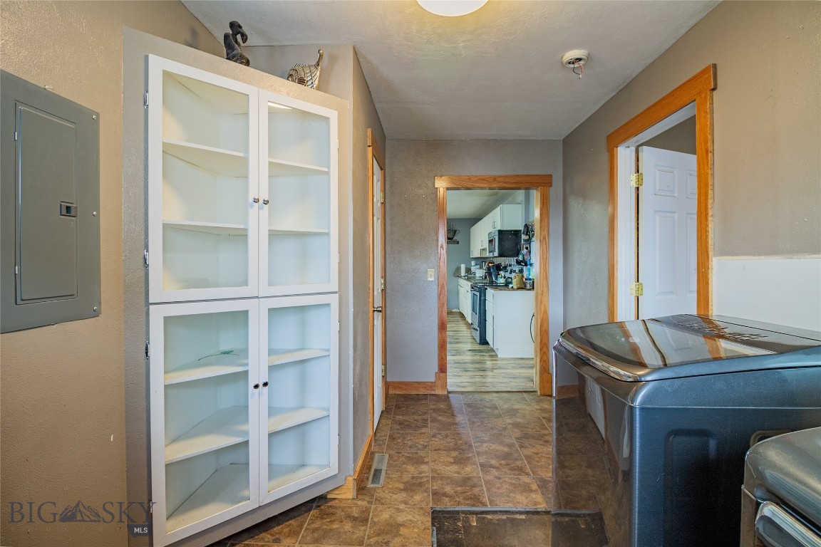 Butte, Montana 59701, United States, 4 Bedrooms Bedrooms, ,2 BathroomsBathrooms,Residential,Contingent,106624