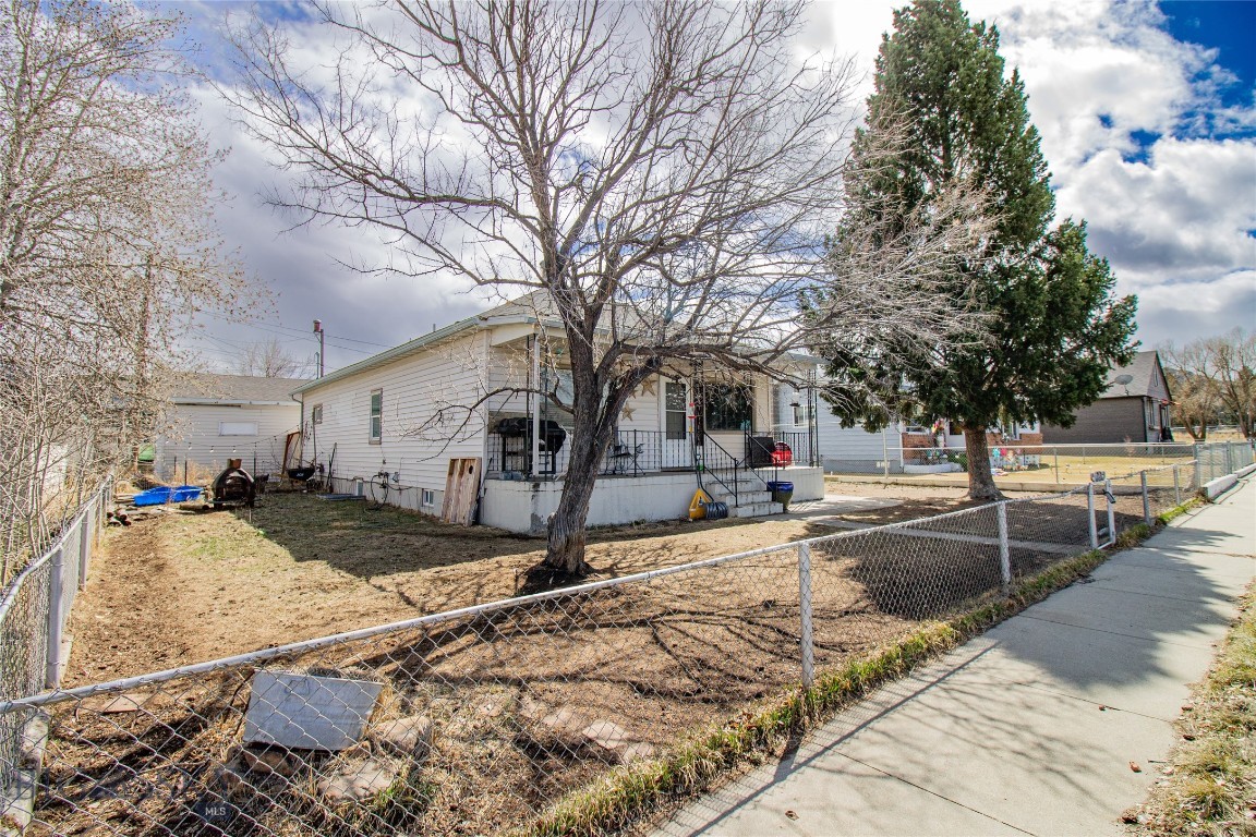 Butte, Montana 59701, United States, 4 Bedrooms Bedrooms, ,2 BathroomsBathrooms,Residential,Contingent,106624