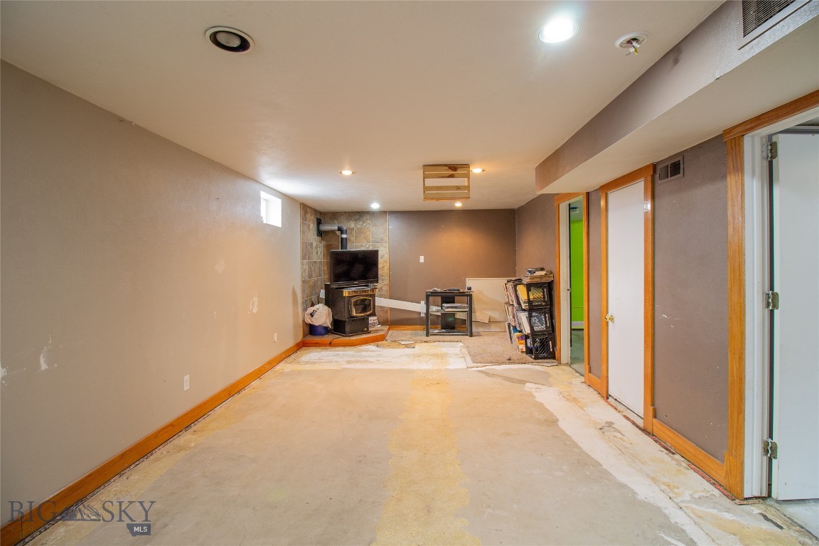 Butte, Montana 59701, United States, 4 Bedrooms Bedrooms, ,2 BathroomsBathrooms,Residential,Contingent,106624