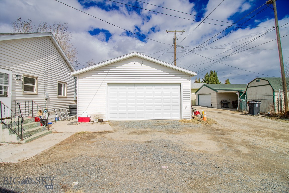 Butte, Montana 59701, United States, 4 Bedrooms Bedrooms, ,2 BathroomsBathrooms,Residential,Contingent,106624