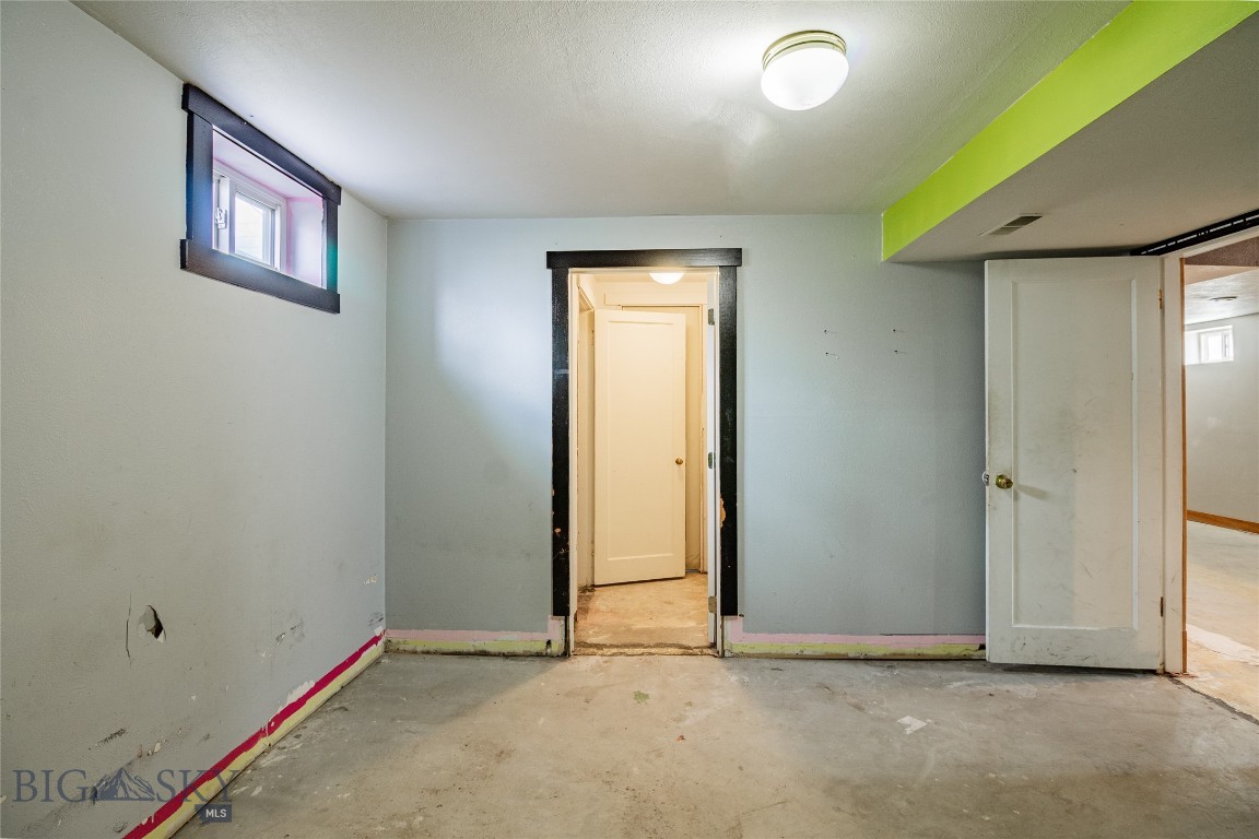 Butte, Montana 59701, United States, 4 Bedrooms Bedrooms, ,2 BathroomsBathrooms,Residential,Contingent,106624