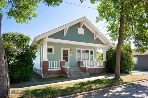 Photo of 323 E Morse Street, Dillon, MT 59725 (MLS # 410502)