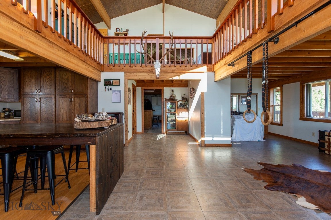 380 Lone Wolf Trail
