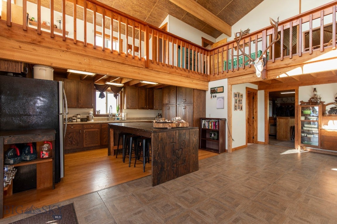 380 Lone Wolf Trail