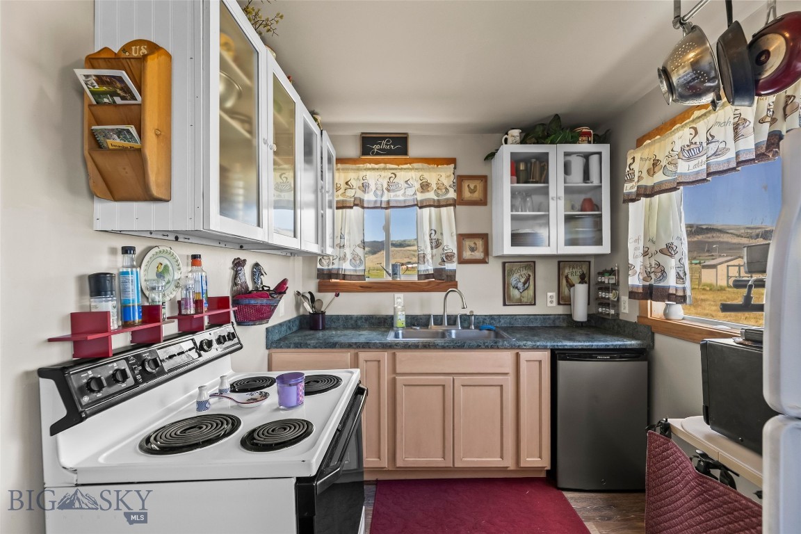 Shining Mountain Unit II - Residential