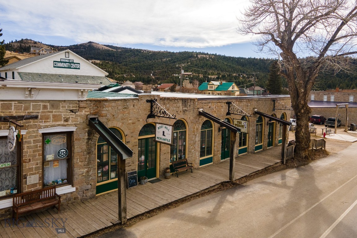 122 W Wallace Street