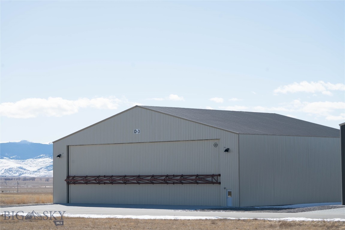Shining Mountain Airpark - Commercial Sale