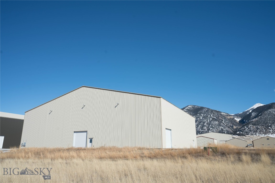 Shining Mountain Airpark - Commercial Sale
