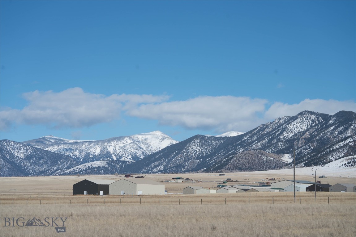 Shining Mountain Airpark - Commercial Sale