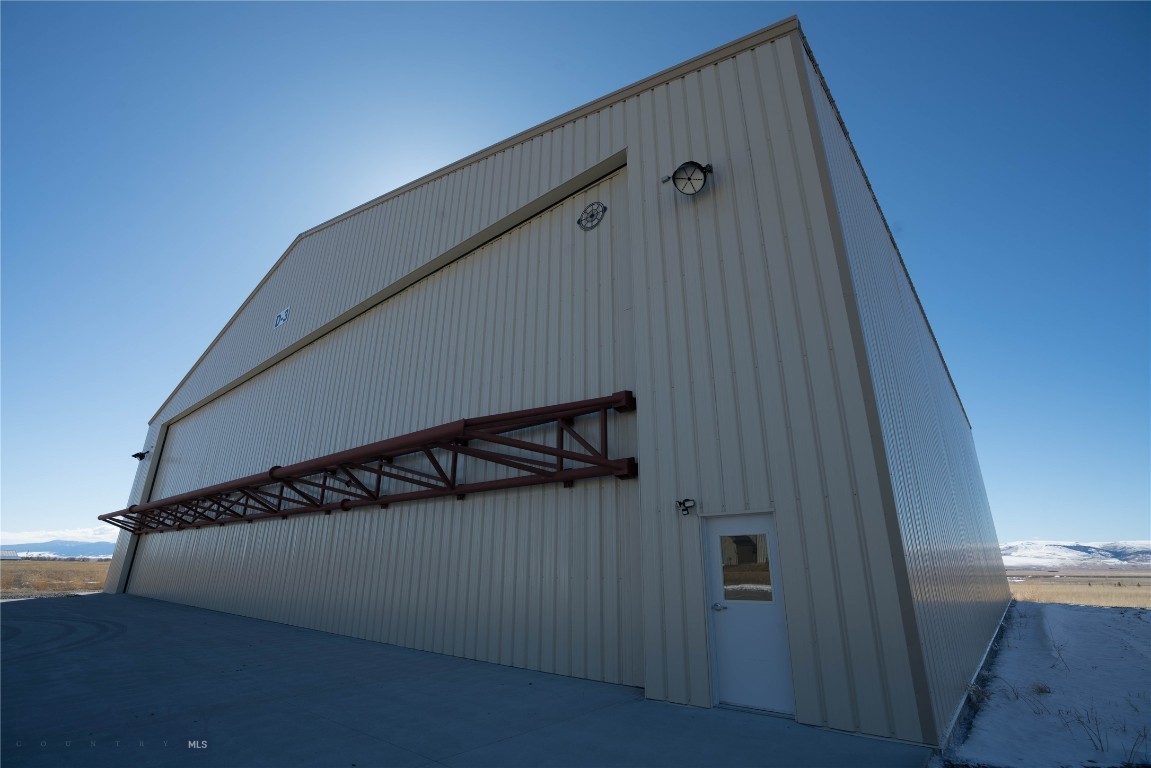Shining Mountain Airpark - Commercial Sale
