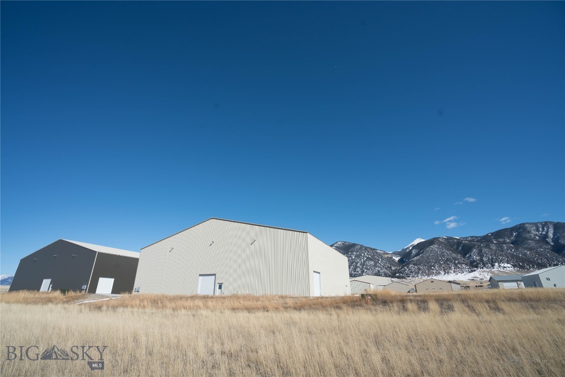 Shining Mountain Airpark - Commercial Sale