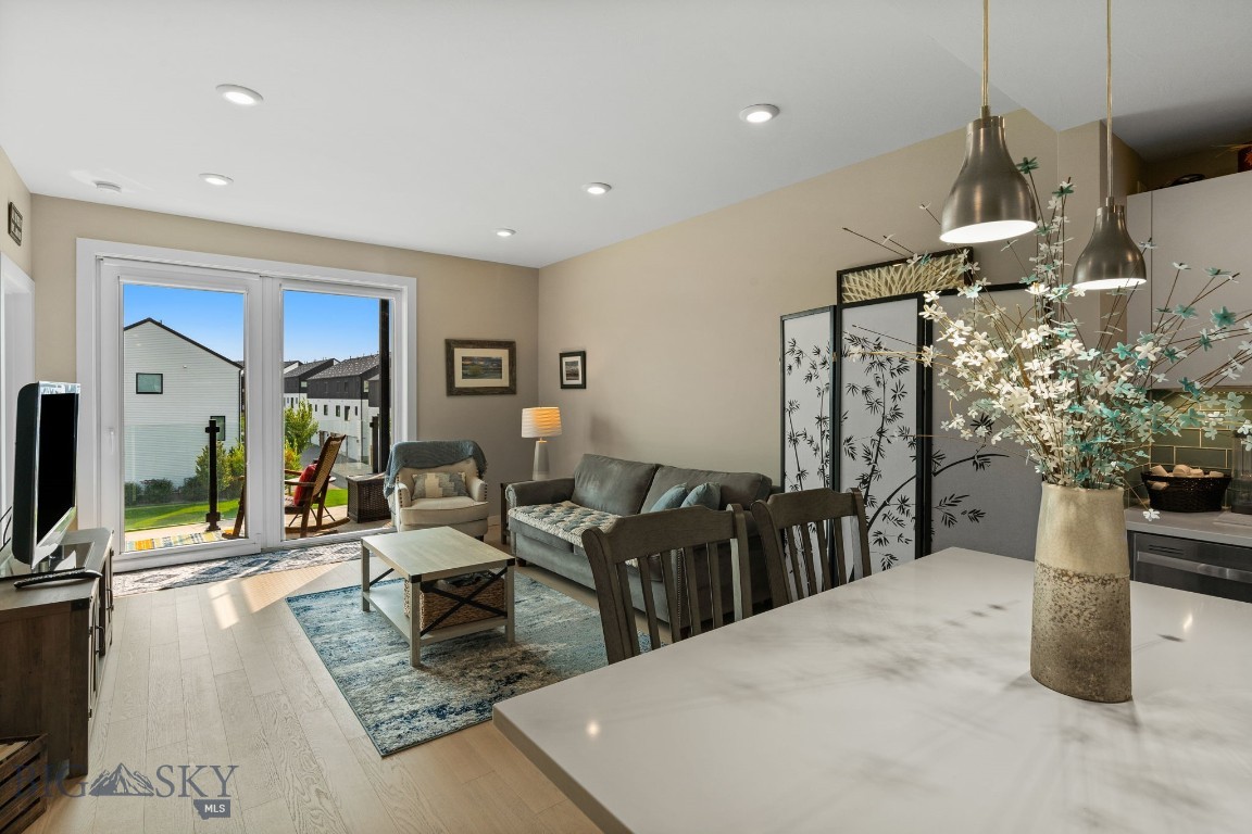 Bozeman, Montana 59718, United States, 1 Bedroom Bedrooms, ,1 BathroomBathrooms,Residential,Pending,206176