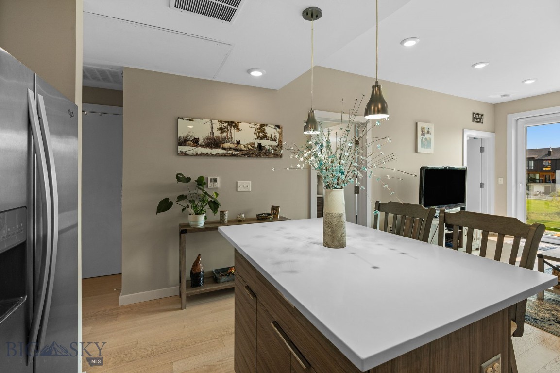 Bozeman, Montana 59718, United States, 1 Bedroom Bedrooms, ,1 BathroomBathrooms,Residential,Pending,206176