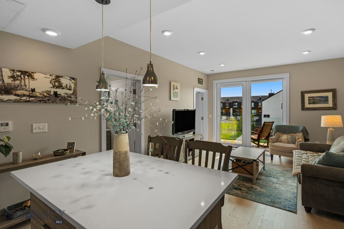 Bozeman, Montana 59718, United States, 1 Bedroom Bedrooms, ,1 BathroomBathrooms,Residential,Pending,206176