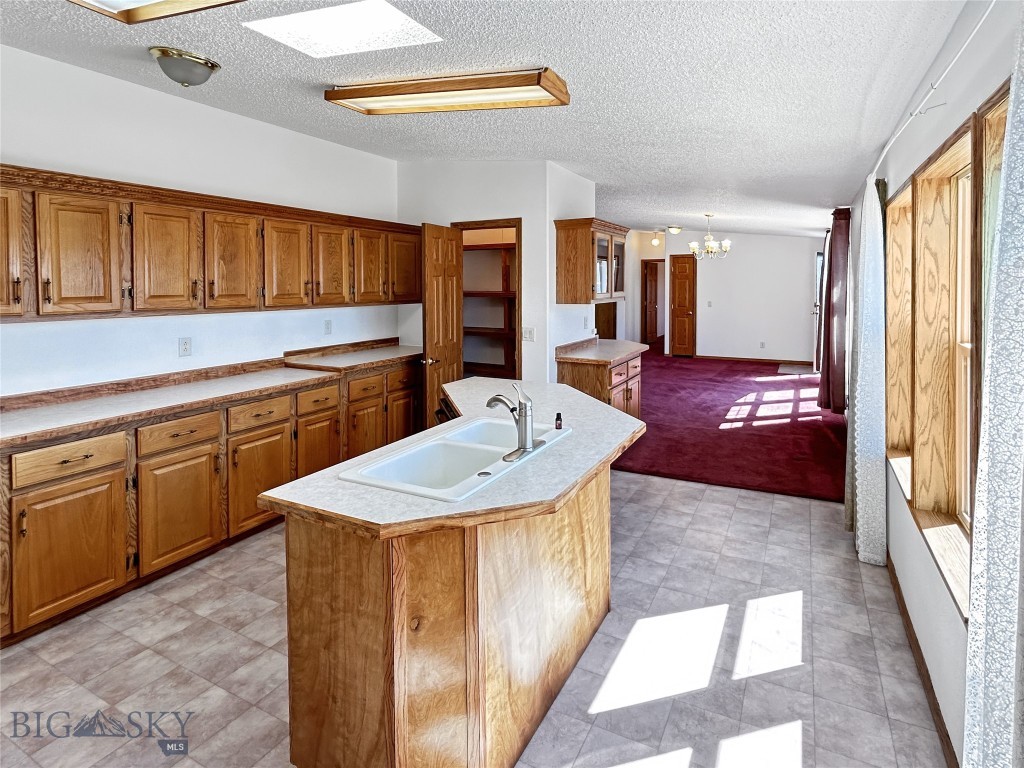 1070 Lovers Leap Road