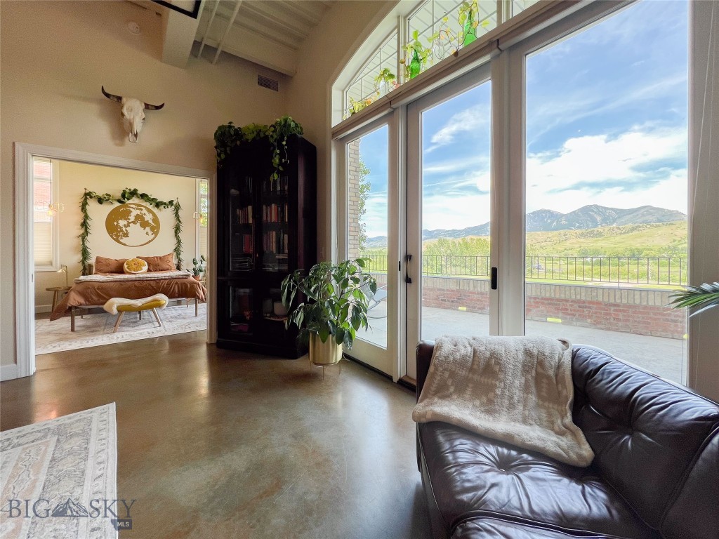 140 Village Crossing Way 1J