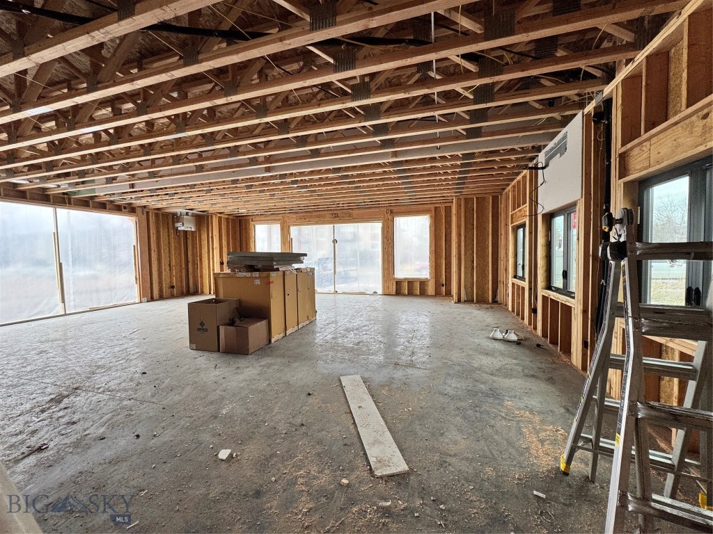 Parkway Plaza - Commercial Lease