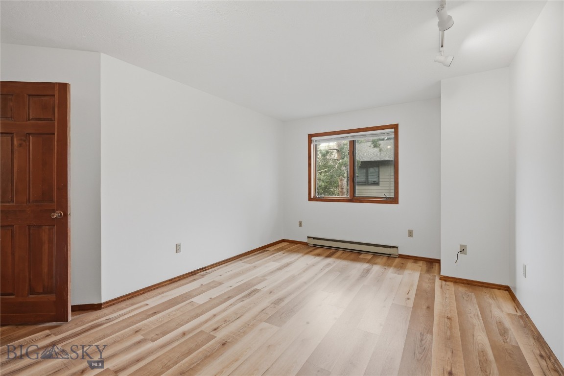 Cedarwinds Condo - Residential