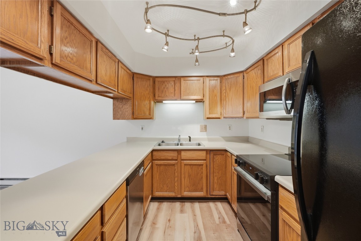 Cedarwinds Condo - Residential