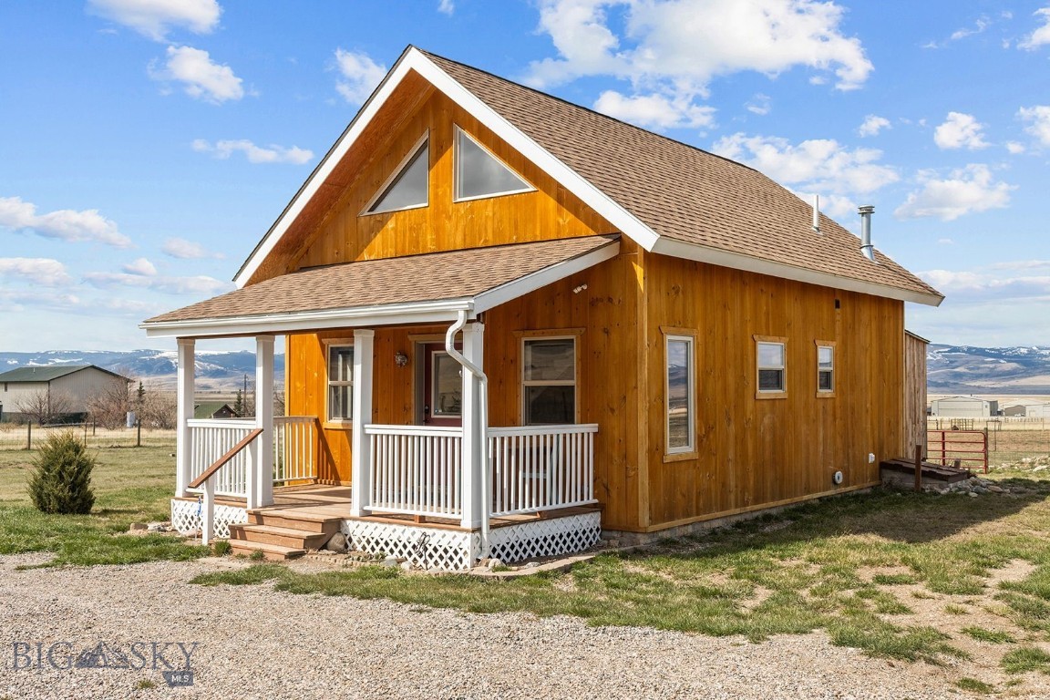 Ennis, Montana 59729, United States, 2 Bedrooms Bedrooms, ,1 BathroomBathrooms,Residential,Active,114338