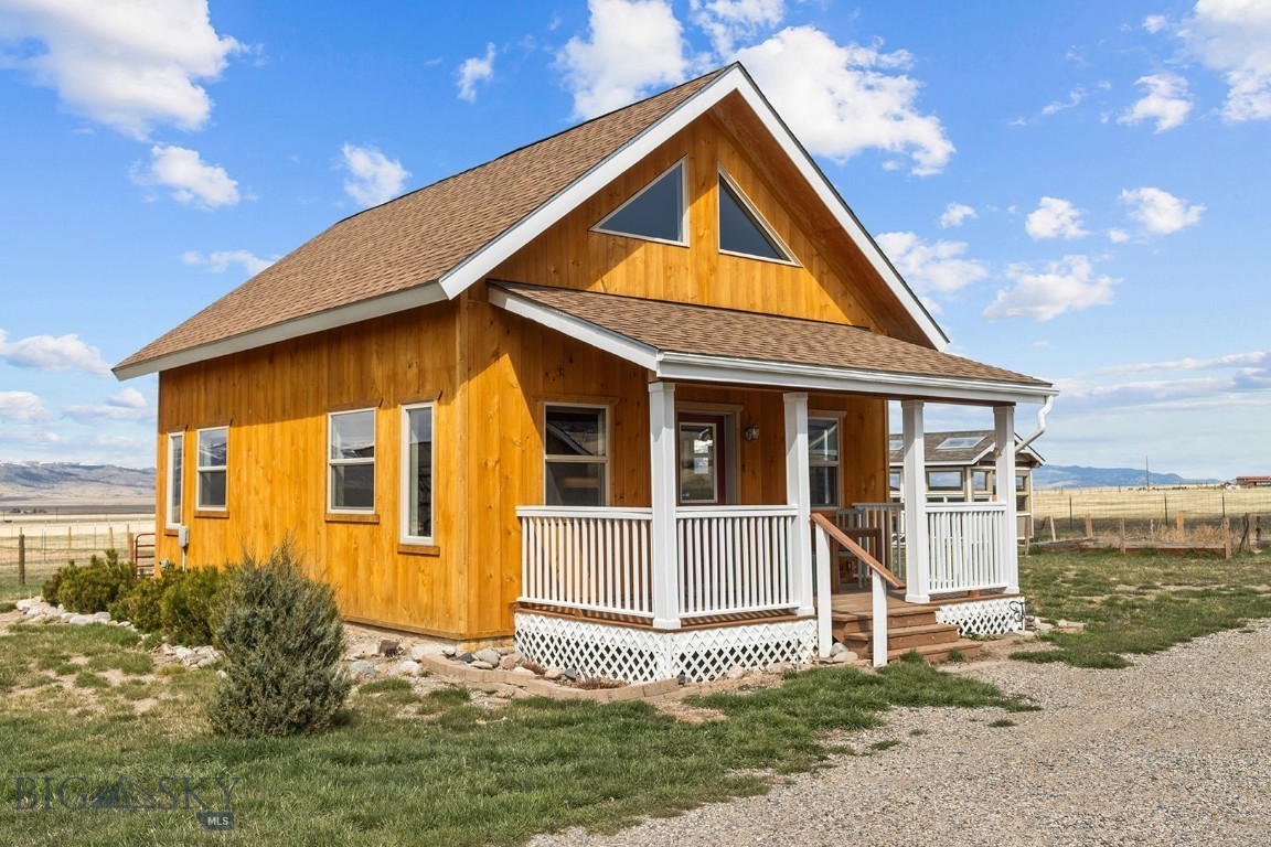 Ennis, Montana 59729, United States, 2 Bedrooms Bedrooms, ,1 BathroomBathrooms,Residential,Active,114338