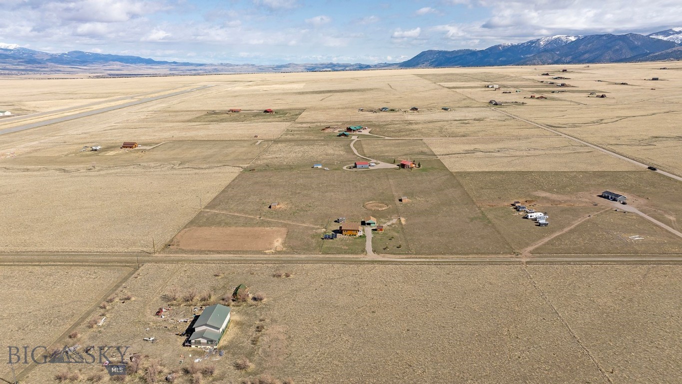 Ennis, Montana 59729, United States, 2 Bedrooms Bedrooms, ,1 BathroomBathrooms,Residential,Active,114338