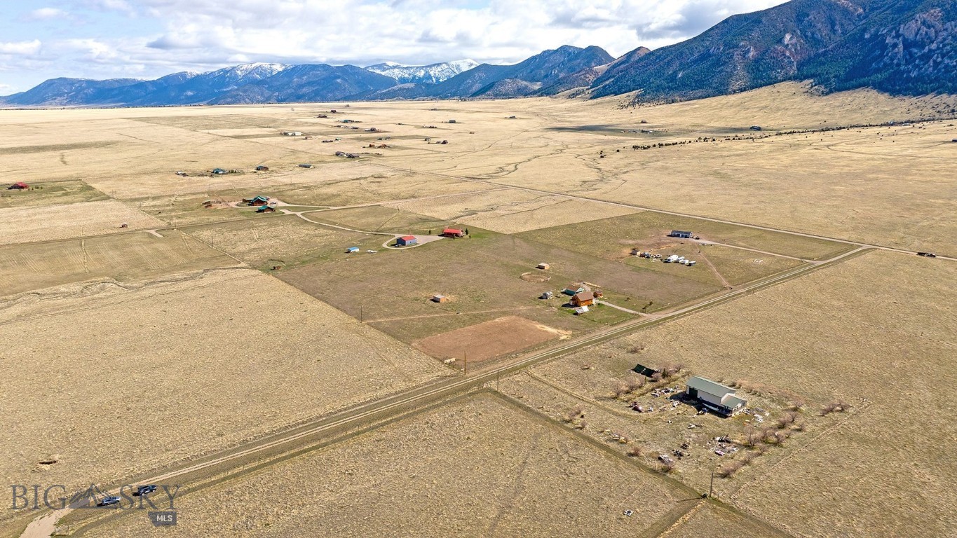 Ennis, Montana 59729, United States, 2 Bedrooms Bedrooms, ,1 BathroomBathrooms,Residential,Active,114338