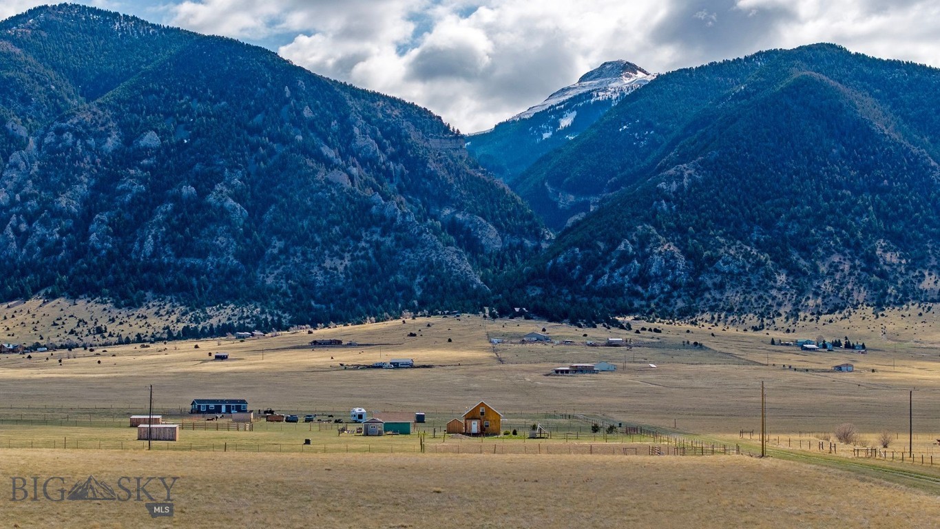 Ennis, Montana 59729, United States, 2 Bedrooms Bedrooms, ,1 BathroomBathrooms,Residential,Active,114338