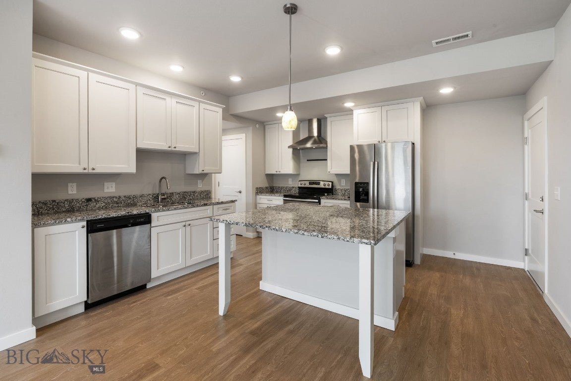 2720 Sartain 304B