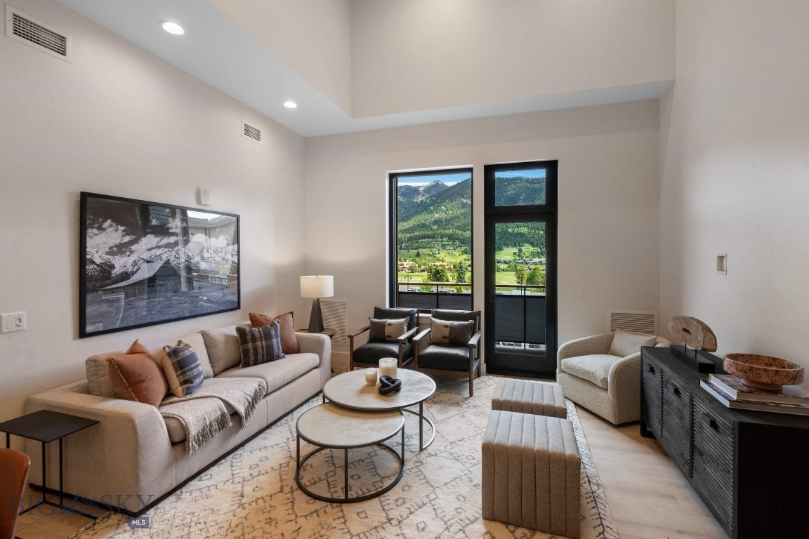211 Town Center Avenue 3A