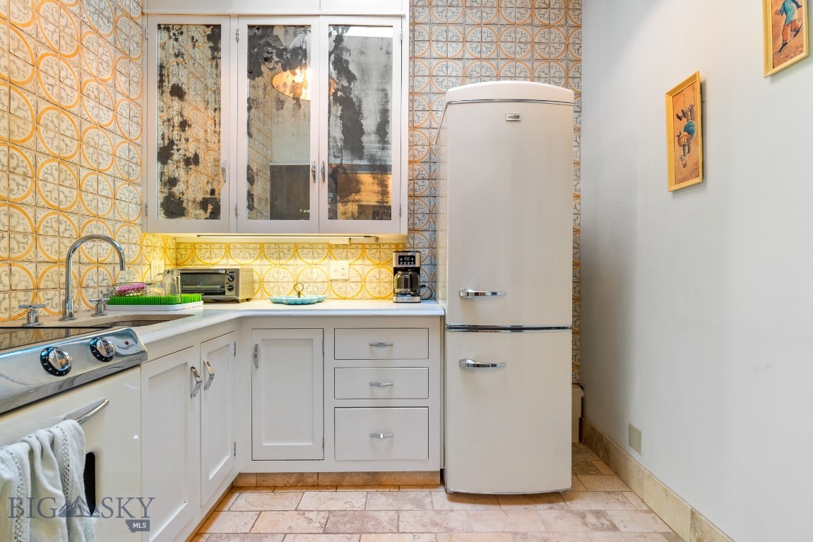 Hathorn Condos - Commercial Sale