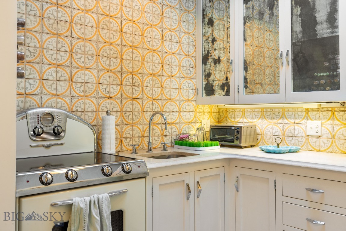 Hathorn Condos - Commercial Sale