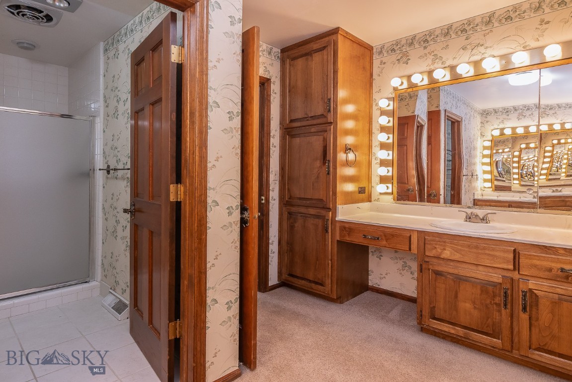 Riverside Manor - Residential