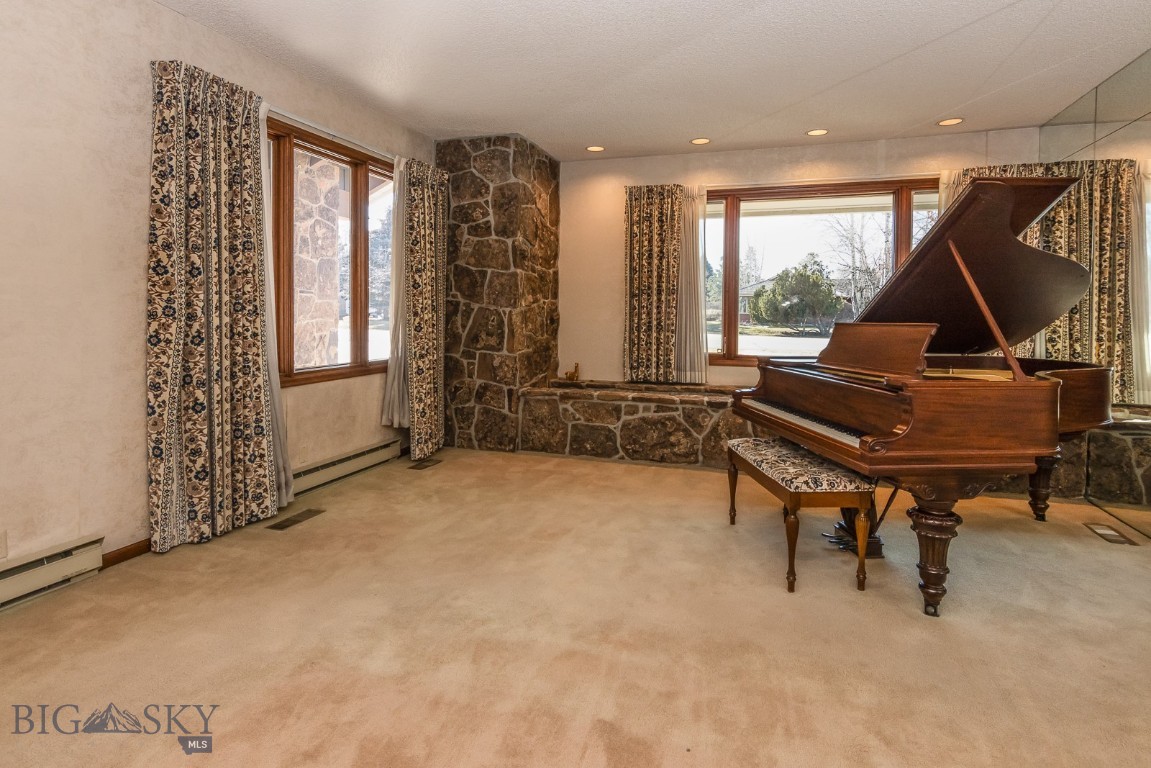 Riverside Manor - Residential