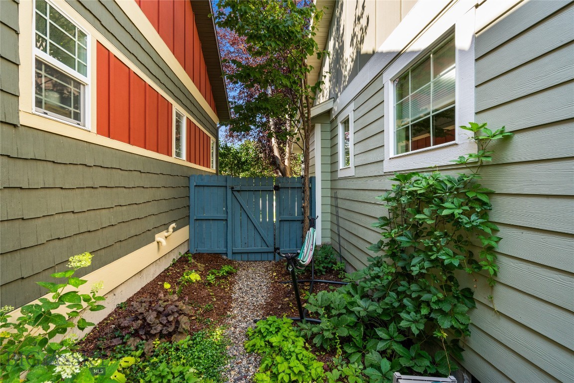 Bozeman, Montana 59718, United States, 3 Bedrooms Bedrooms, ,2 BathroomsBathrooms,Residential,Contingent,113345