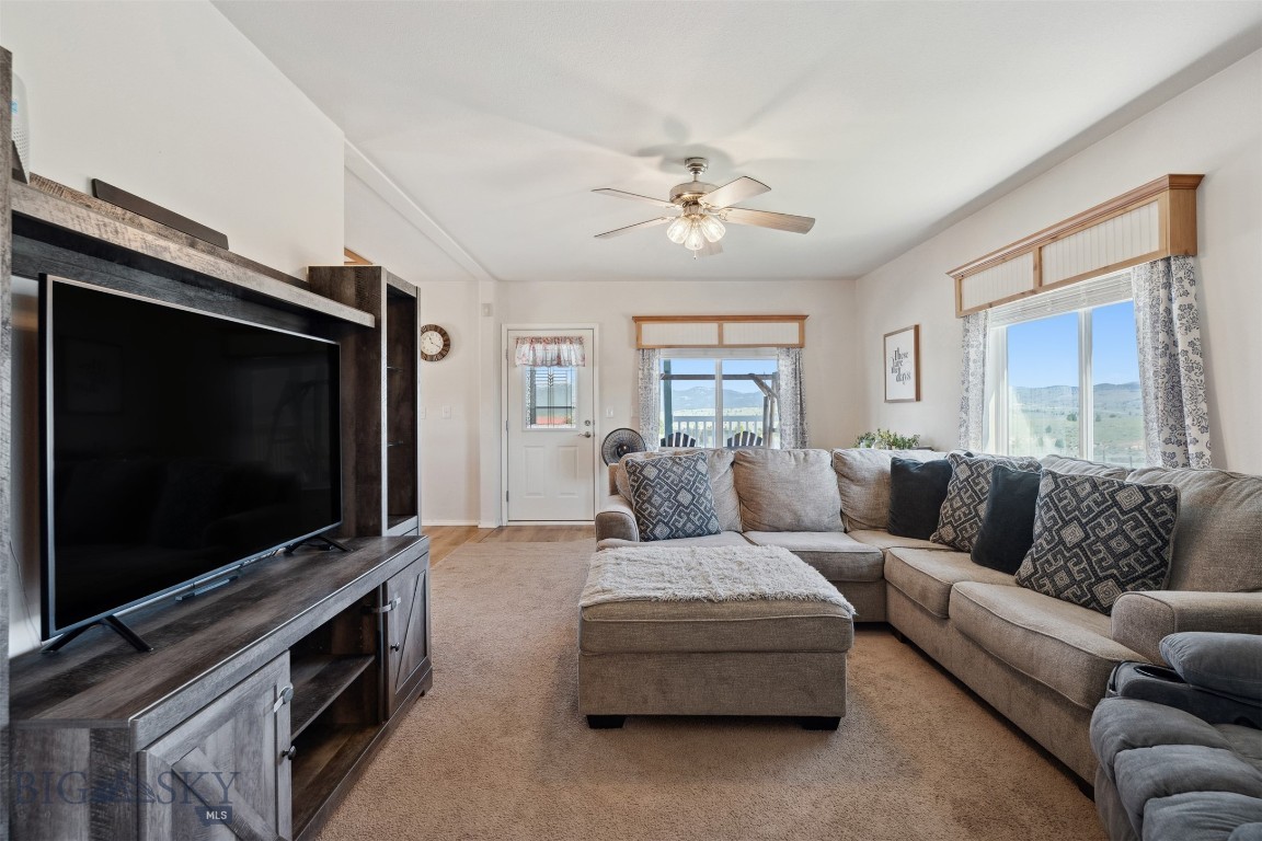 Rocker, Montana 59701, United States, 3 Bedrooms Bedrooms, ,2 BathroomsBathrooms,Residential,Pending,152177