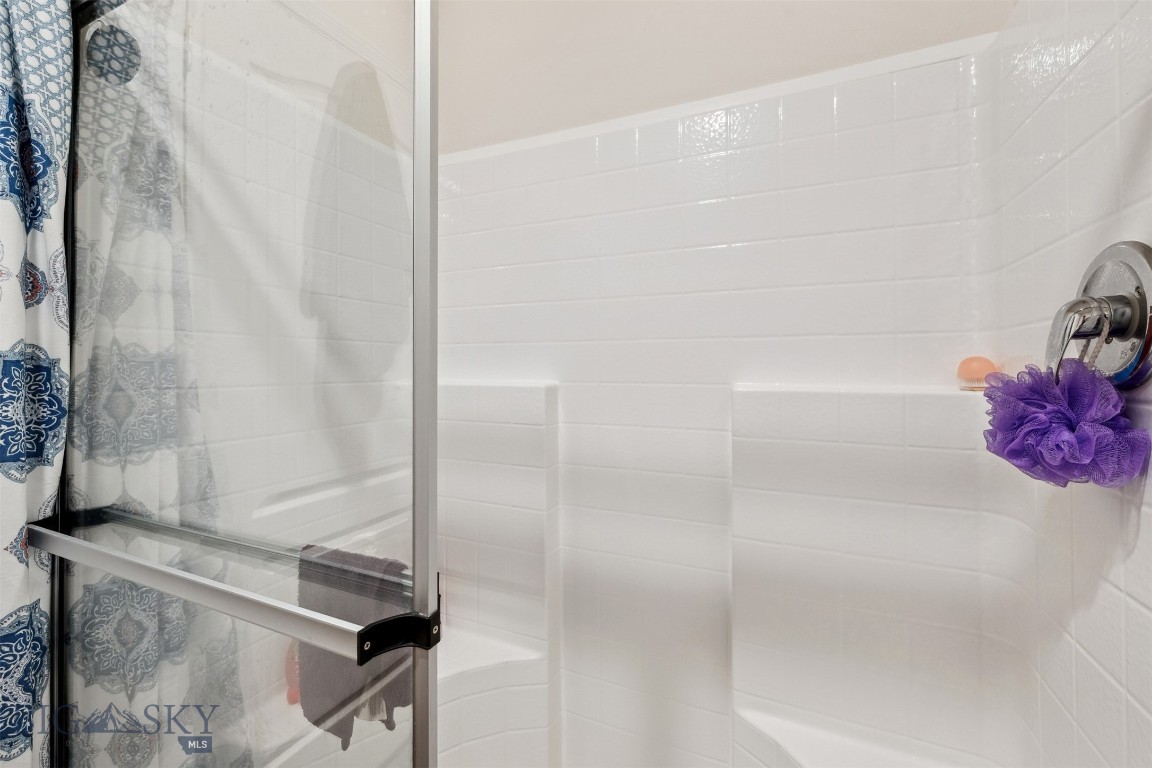 Rocker, Montana 59701, United States, 3 Bedrooms Bedrooms, ,2 BathroomsBathrooms,Residential,Pending,152177