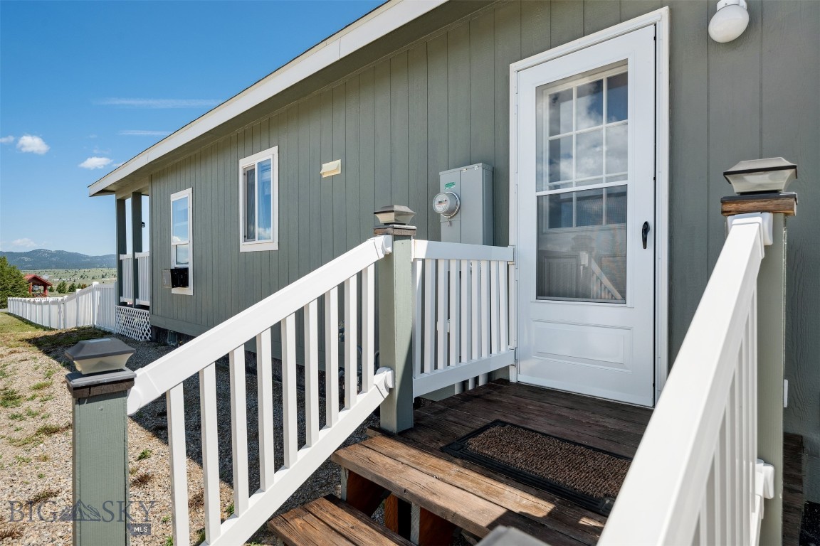 Rocker, Montana 59701, United States, 3 Bedrooms Bedrooms, ,2 BathroomsBathrooms,Residential,Pending,152177