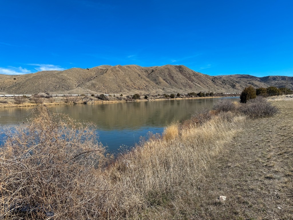 Missouri River Rendezvous - Land
