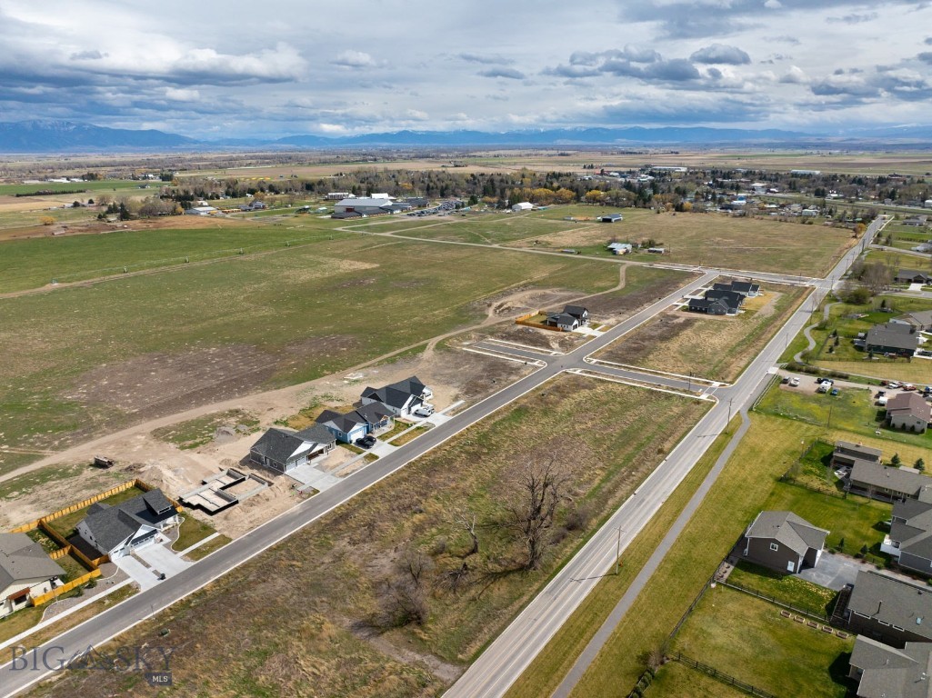 Manhattan Meadows - Residential