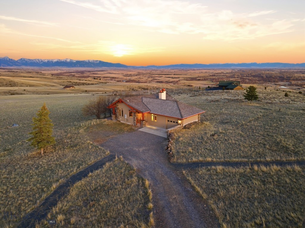 1240 Twin River Cutoff