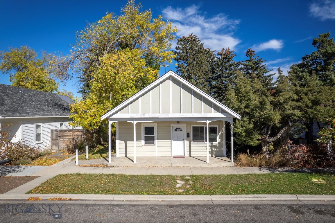 Welcome to this charming Livingston home perfectly positioned in the heart of the business district! Enjoy the convenience of being just steps from downtown, where local shops, restaurants, and cafés bring the community to life. This home is also within easy walking distance to both the high school, middle school, and St. Mary's Catholic School, as well as G Street Park and the scenic Sacajawea Park, ideal for morning walks, picnics, or playtime.
The property features alley access with off-street parking, perfect for vehicles or drift boat storage, and also has ample space to add a garage or accessory dwelling unit (ADU) for extra income or guest quarters. The home also features a four-seasons room which leads to a spacious fenced-in backyard perfect for kids, pets or social gatherings. Whether you’re a first-time homebuyer looking for a central Livingston location, or an investor seeking a prime short-term rental opportunity, this property checks all the boxes.
Enjoy small-town Montana living with unbeatable access to everything Livingston has to offer, all from your own front porch.