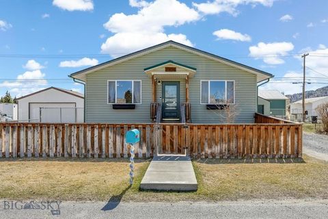 Photo of 1302 Sampson Street, Butte, MT 59701 (MLS # 410230)