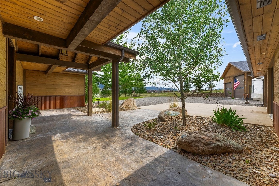 12 Indian Ridge Trail