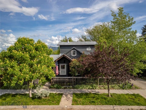 Photo of 618 E Geyser Street, Livingston, MT 59047 (MLS # 411919)