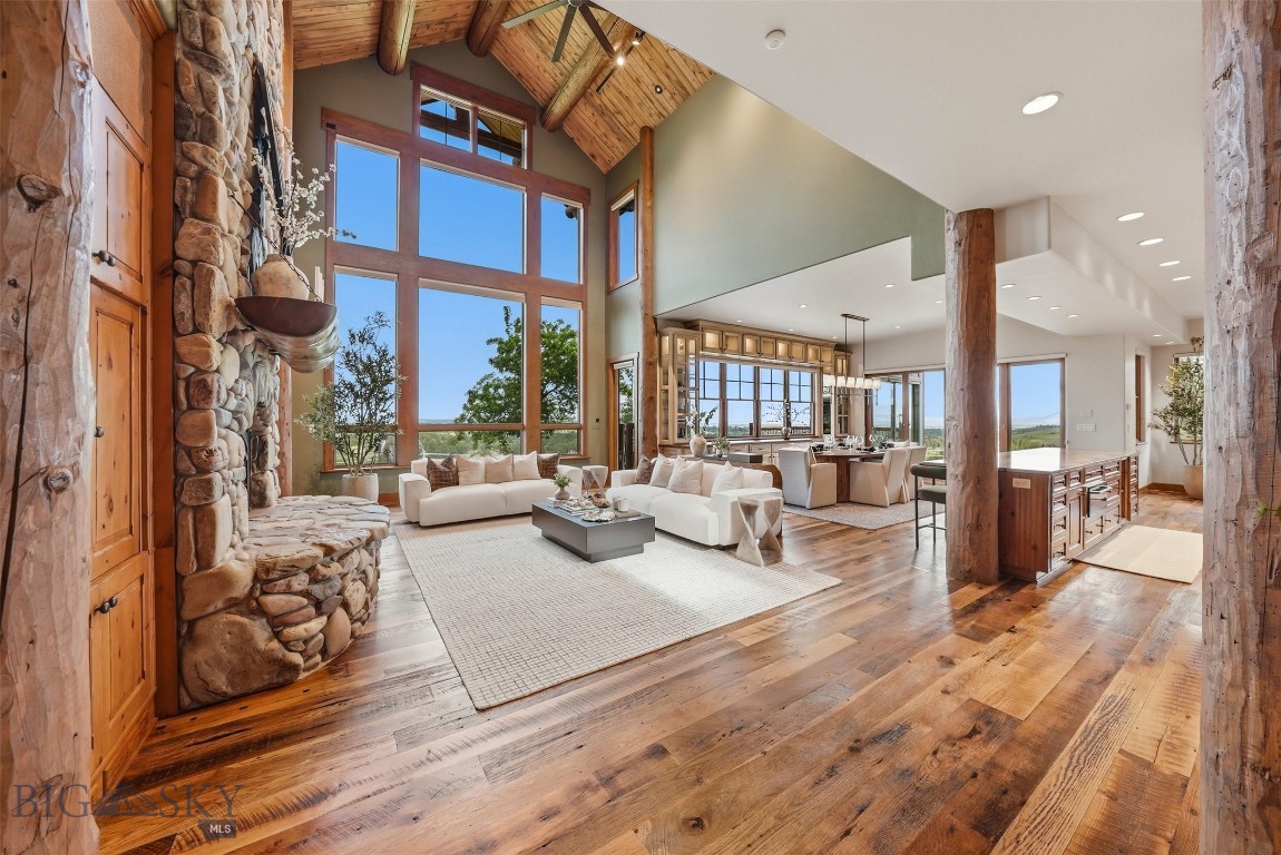 390 Hayrake Lane