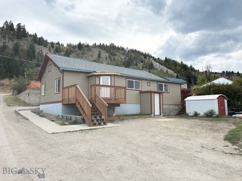Photo of 812 E 8th St, Anaconda, MT 59711 (MLS # 405850)
