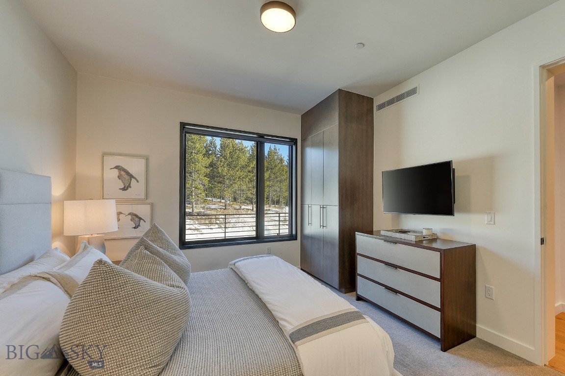 LakeLodge Residences - Residential