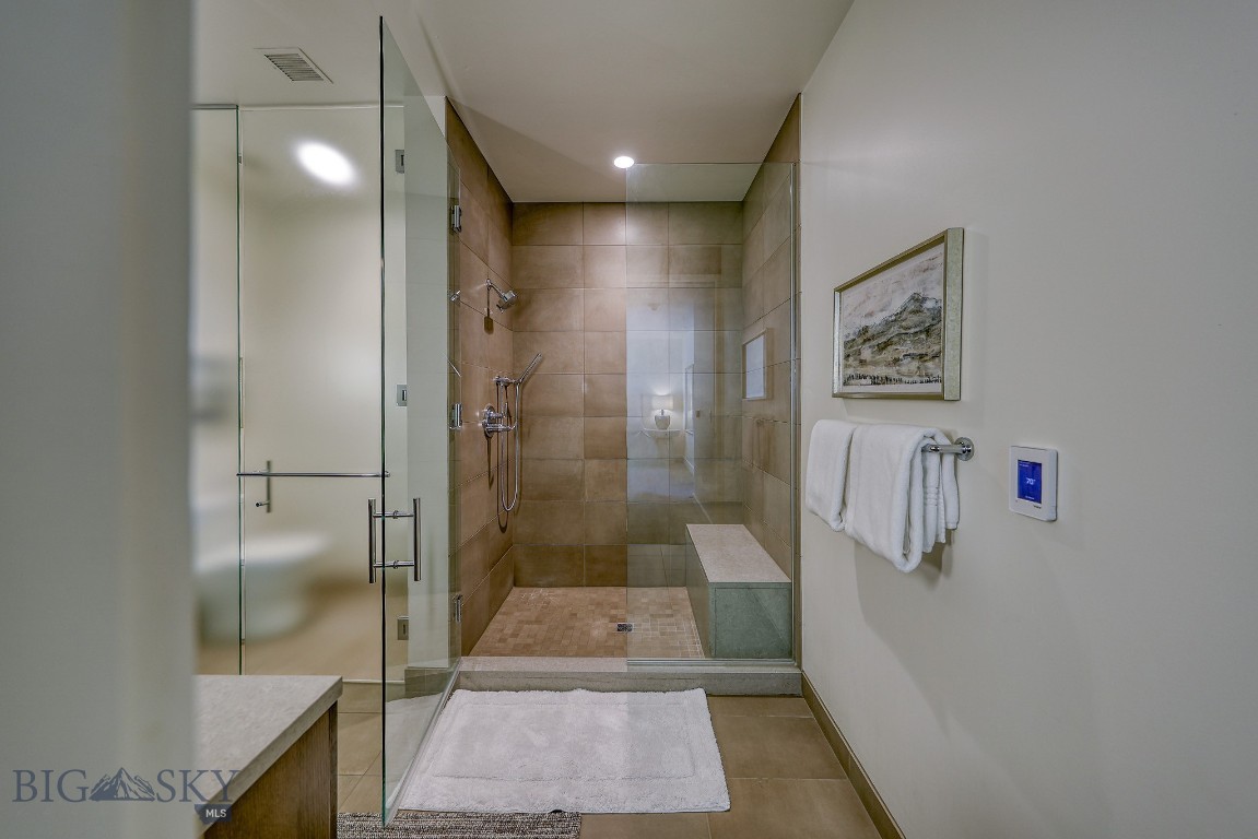 LakeLodge Residences - Residential